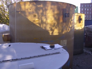 1900 Gallon Vertical Holding Tank - Fiberglass - Metchem - Filter