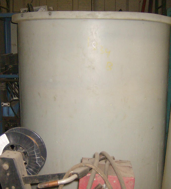 890 Gallon Polyethylene tank