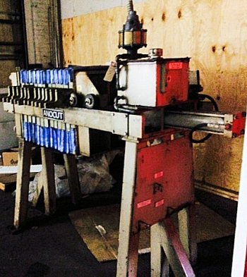 Used filter press, 4 cubic foot